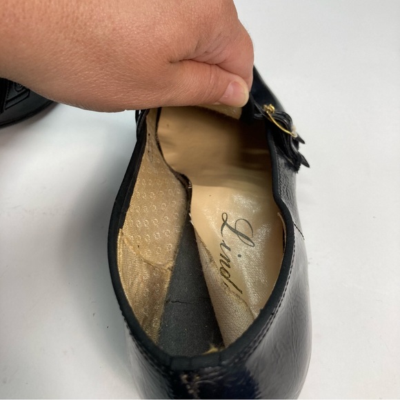 Vintage Linda’s Two Buckle Black Shoes SZ 7.5 with 1 inch Heel - Picture 6 of 16